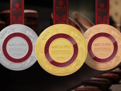 2025武漢馬拉松參賽服及完賽獎(jiǎng)牌圖片+寓意