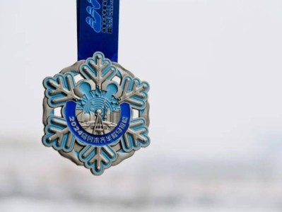 2024烏魯木齊半程馬拉松獎(jiǎng)牌樣式