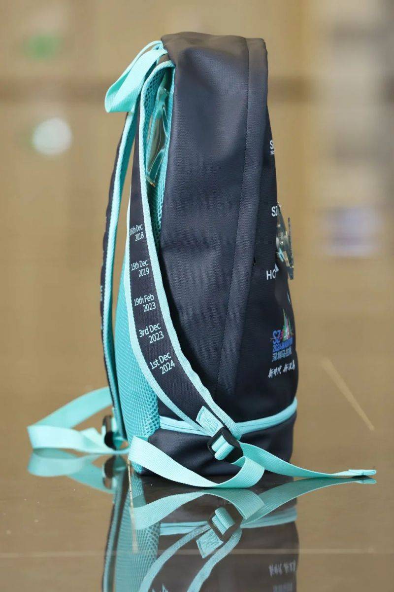 2024深圳馬拉松參賽包實拍圖（2）
